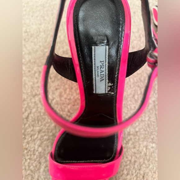 Neon pink fire heels . - Picture 1 of 7